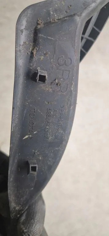 Toyota OEM 5386642041 Etulasipeite 2.5L