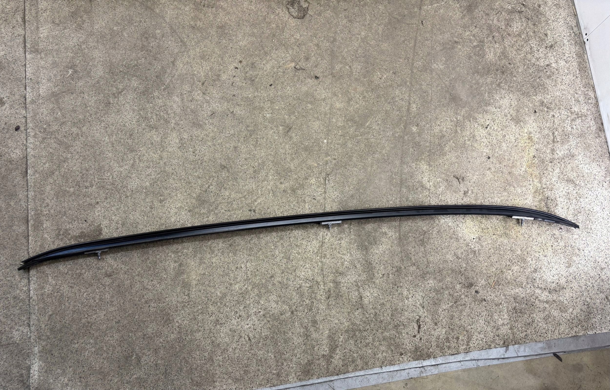 Taka vasen kädensija OEM 7277629 BMW 3-sarjalle