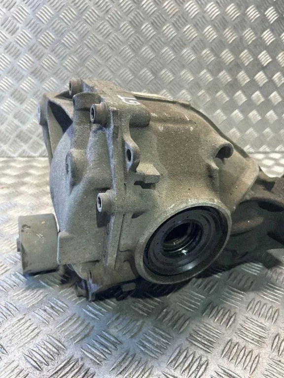 Taka-akselin vähennys OEM 7578151 BMW 5 GT F07 2.99L Diesel