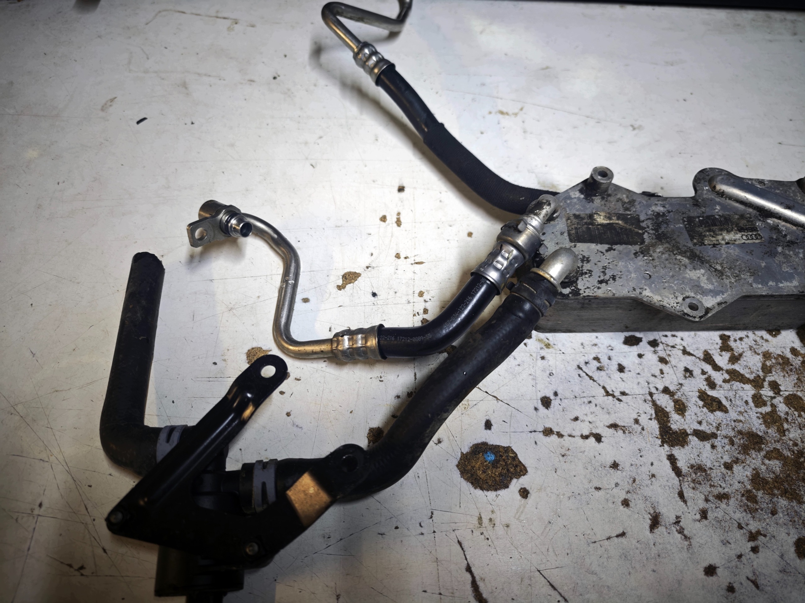 Öljynjäähdytin OEM 4G0317021M Audi A6 C7 2.0 TDI