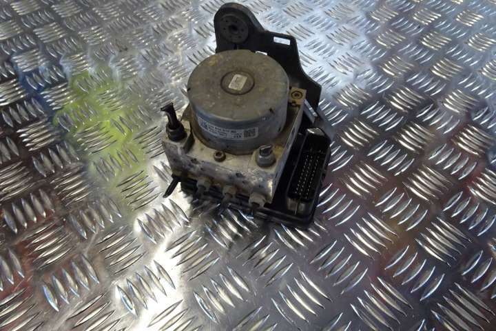 SKODA OCTAVIA III - ABS-PUMPPU 5Q0614517AQ