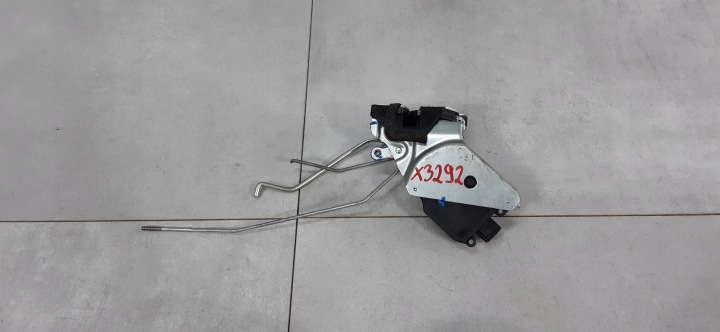 SUZUKI JIMNY III Right Front Door Lock 101528-0670