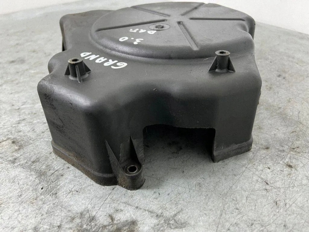 Couvercle de courroie de distribution OEM 04627470AA Jeep image 3