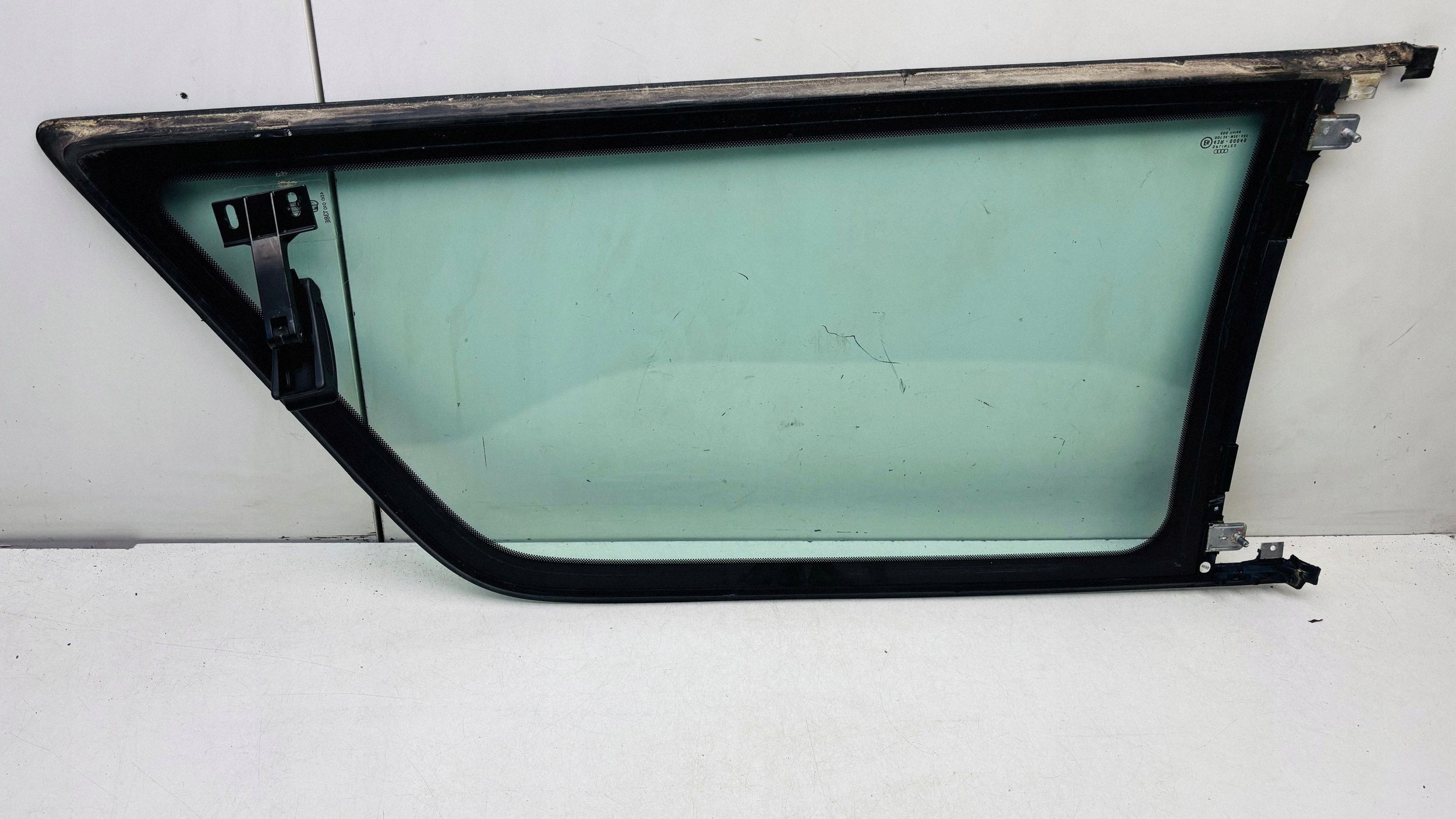 Kori Las Oikea Taka OEM 8L3847100 Audi A3 8L