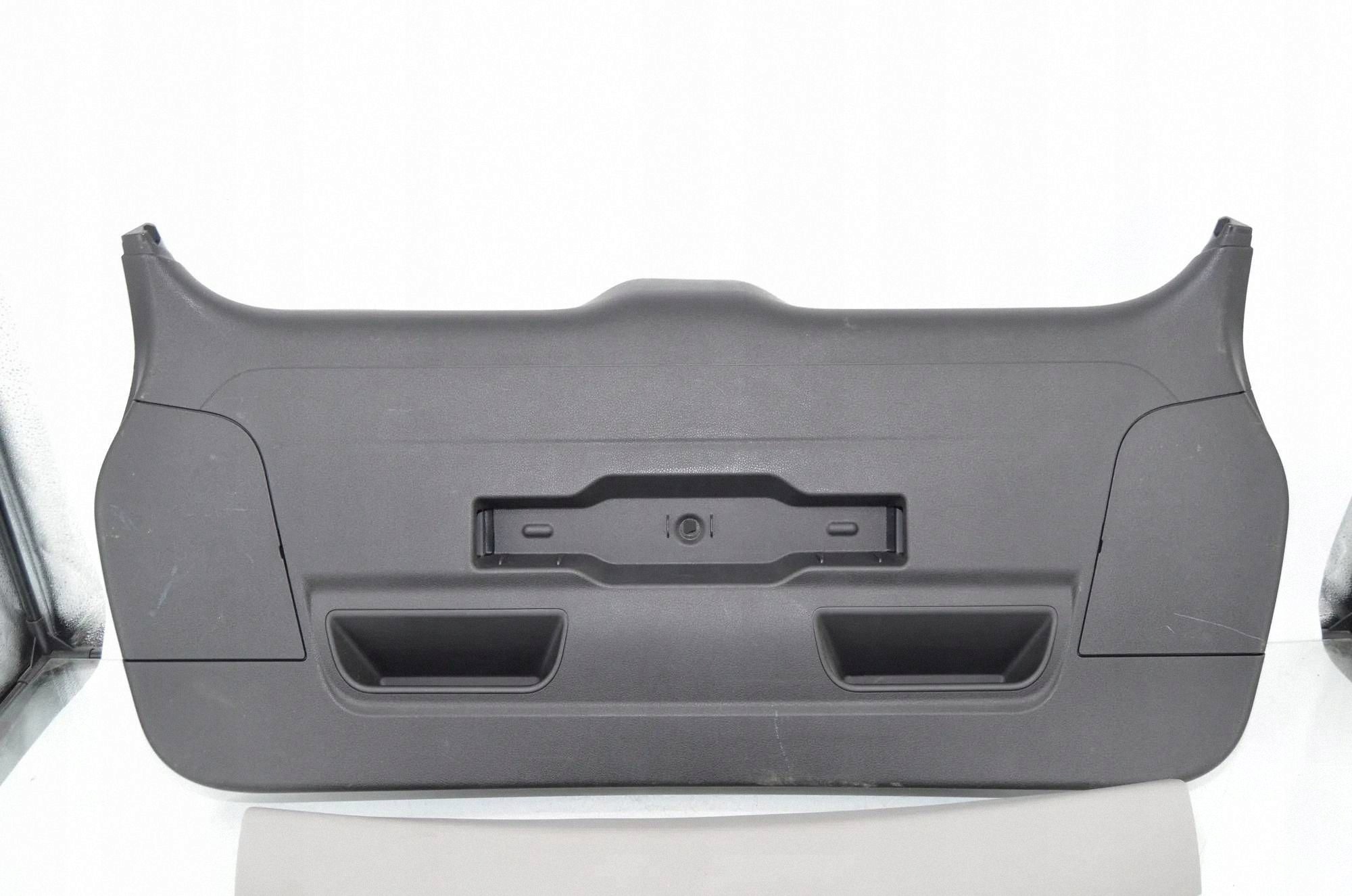 BMW 7318941 Tapacubos de Maletero para 2 Gran Tourer F46 image 4