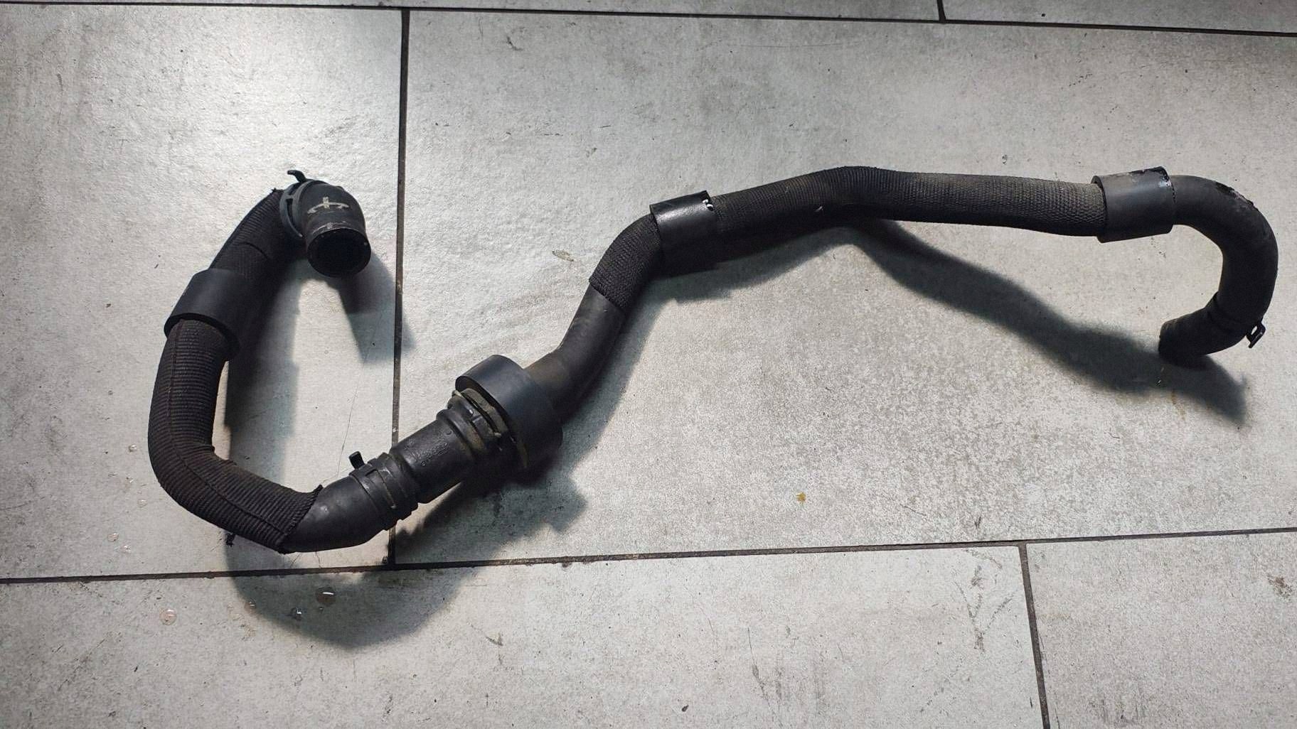 VW PASSAT B8 Vattenrör OEM 3Q0122096E - Begagnad image 3