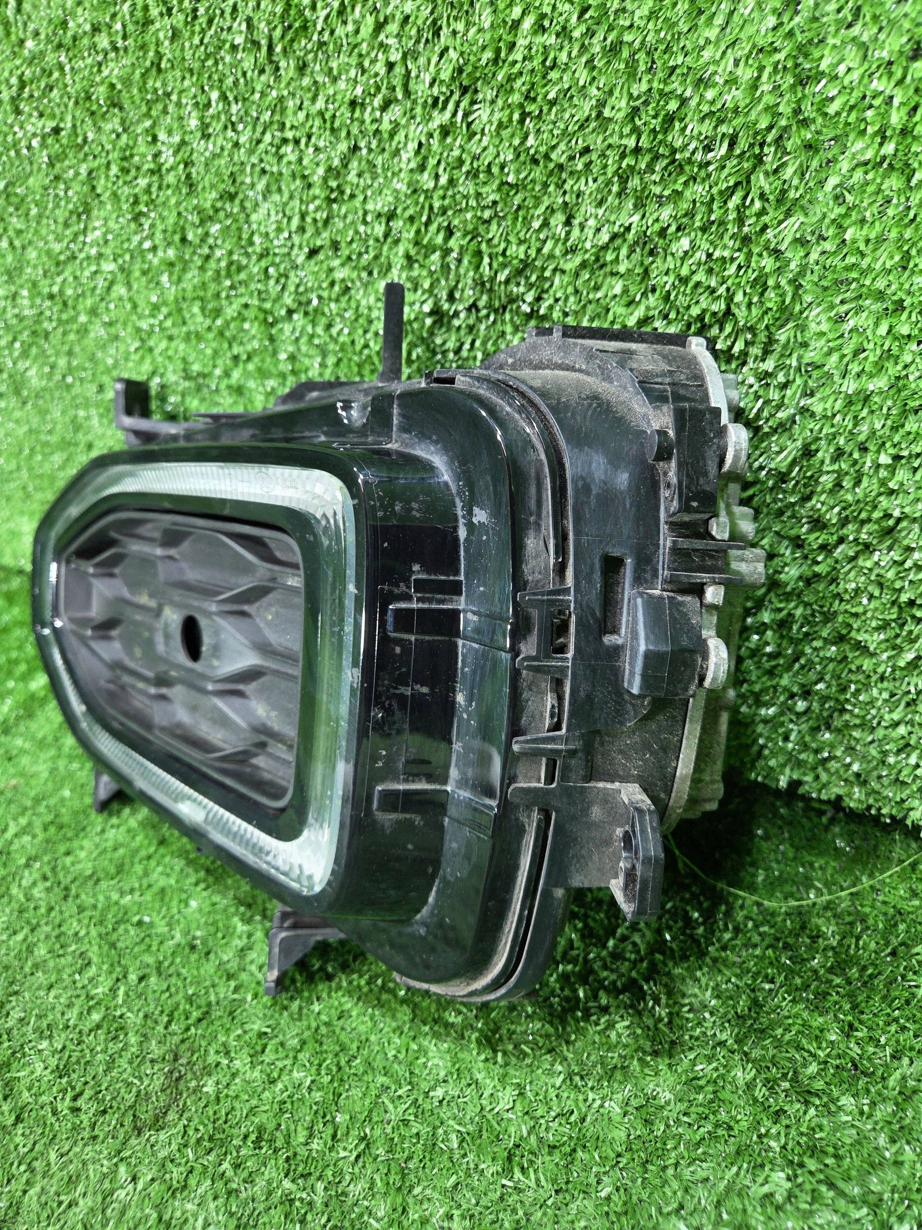 Phare Halogène LED Gauche VW T-Roc OEM 2GA941055 image 4