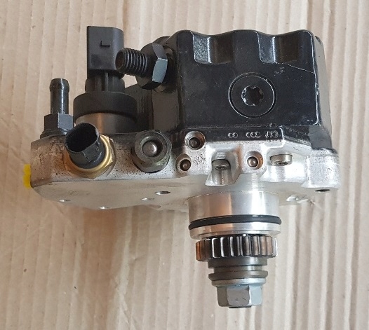 Mercedes A6400700701 ruiskutuspumppu 2.0 CDI:lle