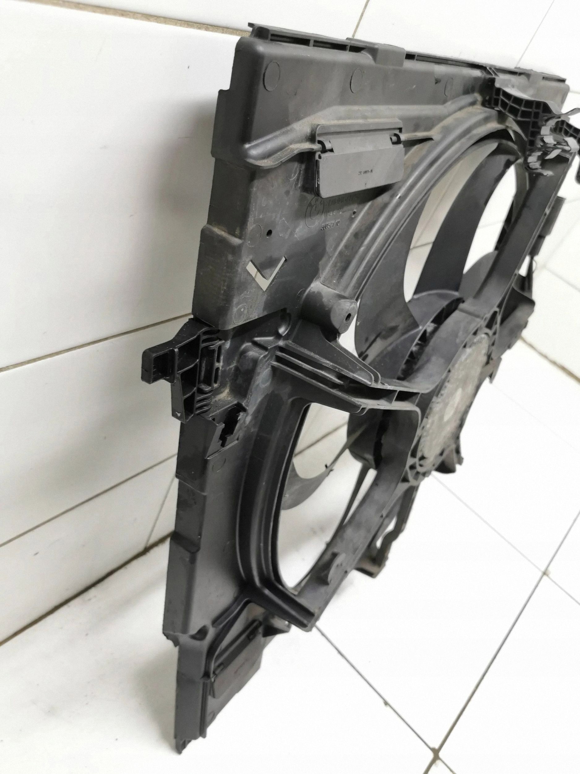 Etuhihna BMW X5 E70 OEM 7594608 3.0L Diesel