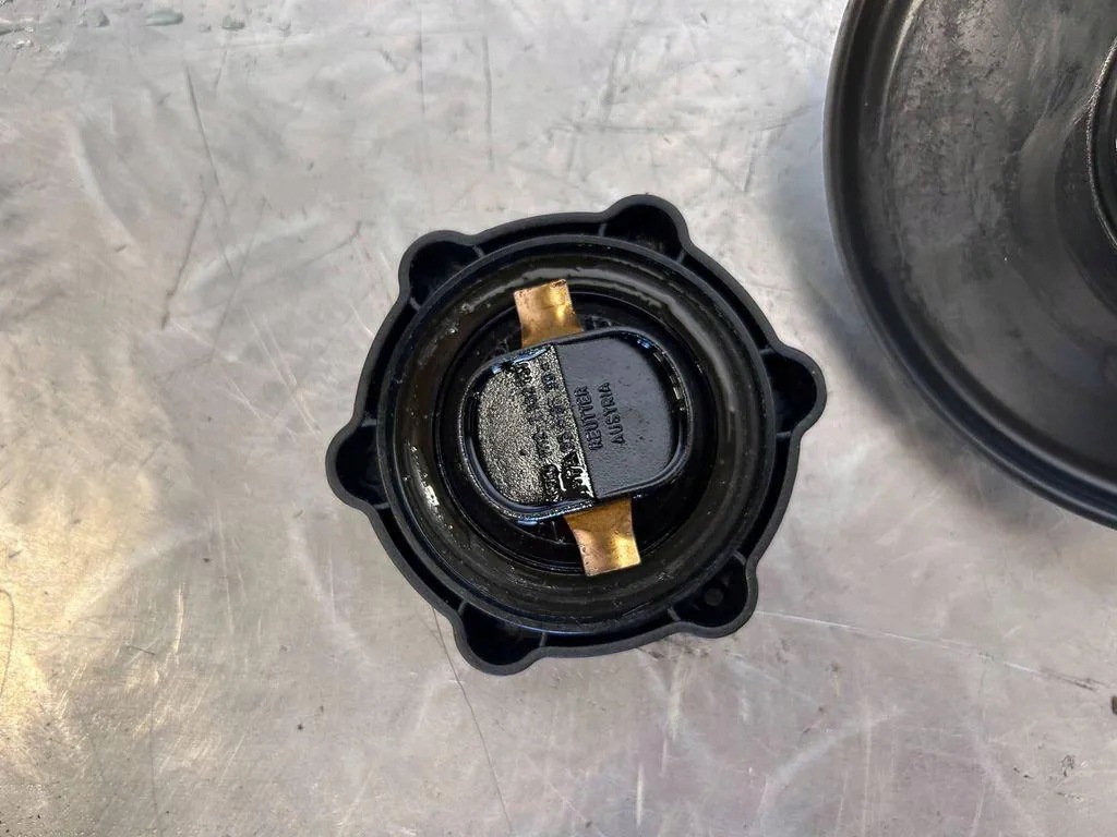 OEM 7588548 Oljefyllningsrör för BMW X6 4.4L image 7