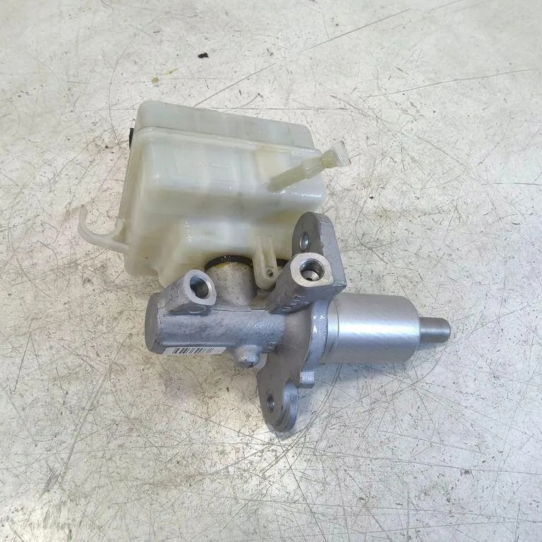 Jarru sylinteri BMW OE OEM 32067179 5-sarjalle