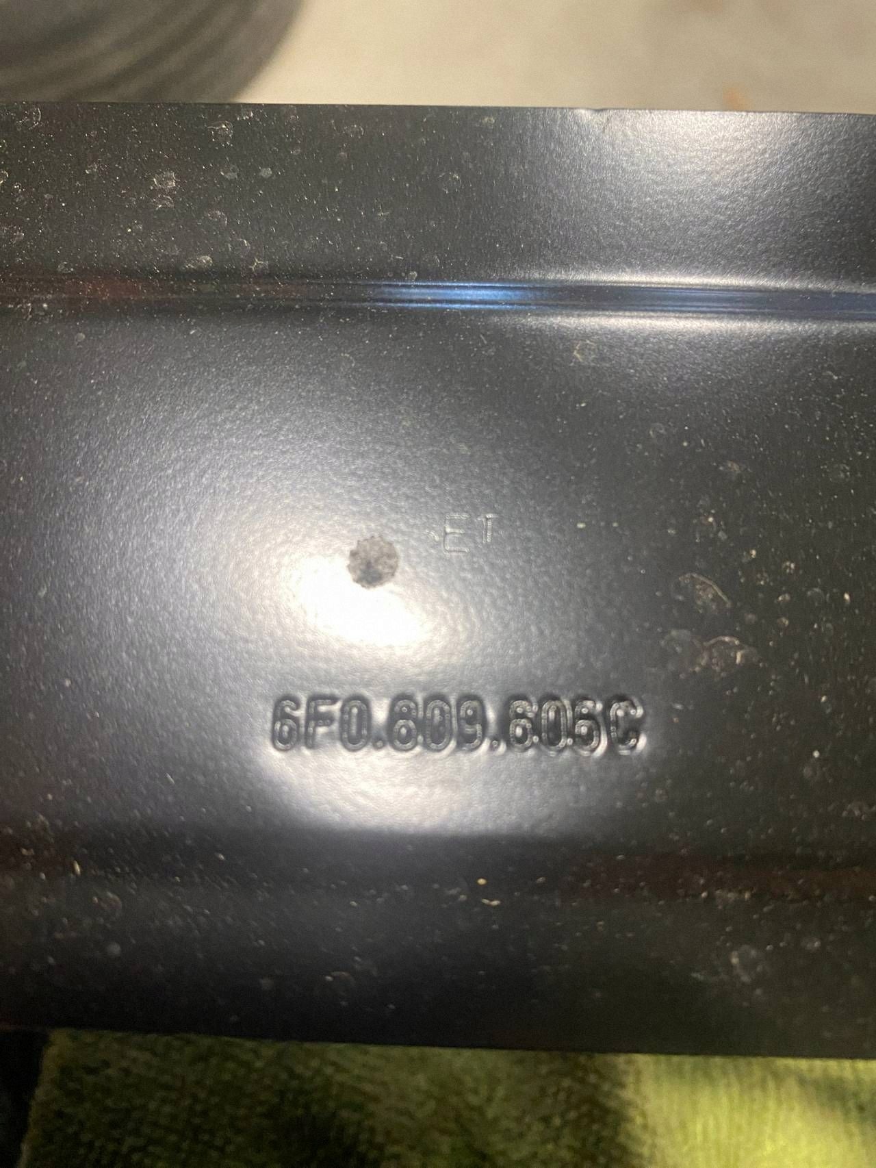 SEAT OEM 6F0809605C Saia Esquerda 2018-2024 image 4