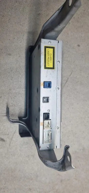 Changer CD/DVD Toyota Prius OEM 8684150100 image 4