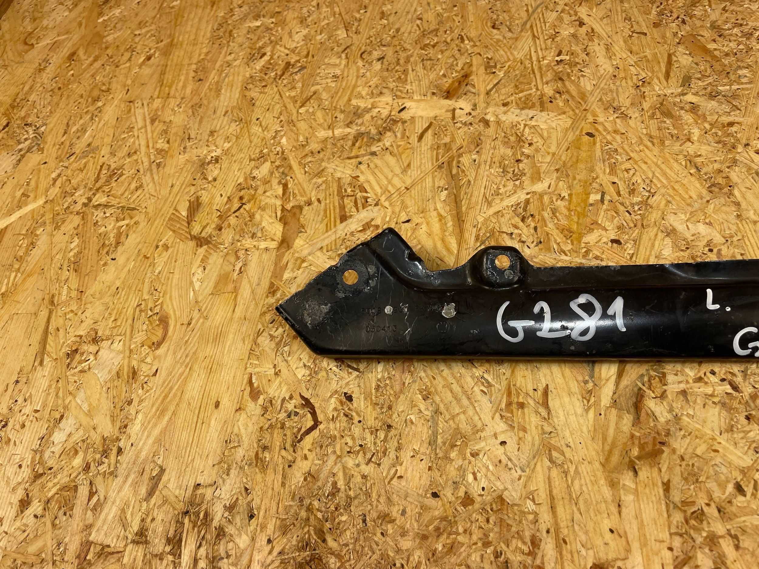 VW Jäähdyttimen kiinnike OEM 5G0805931 Golf VII 1.4L