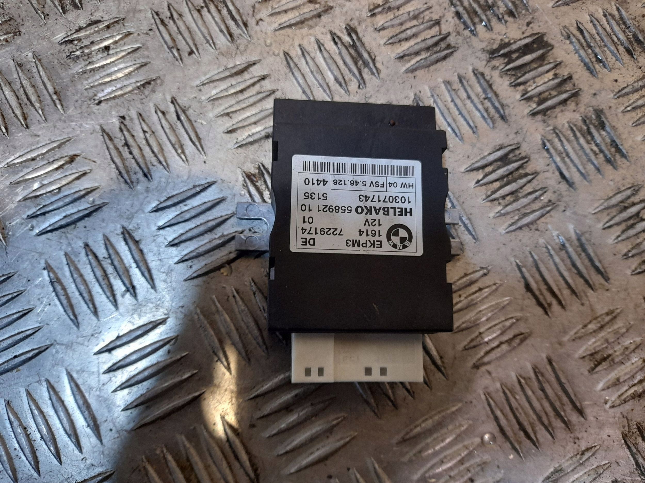 BMW X6 E71 ruiskutusohjain OEM 16147229174 image 2