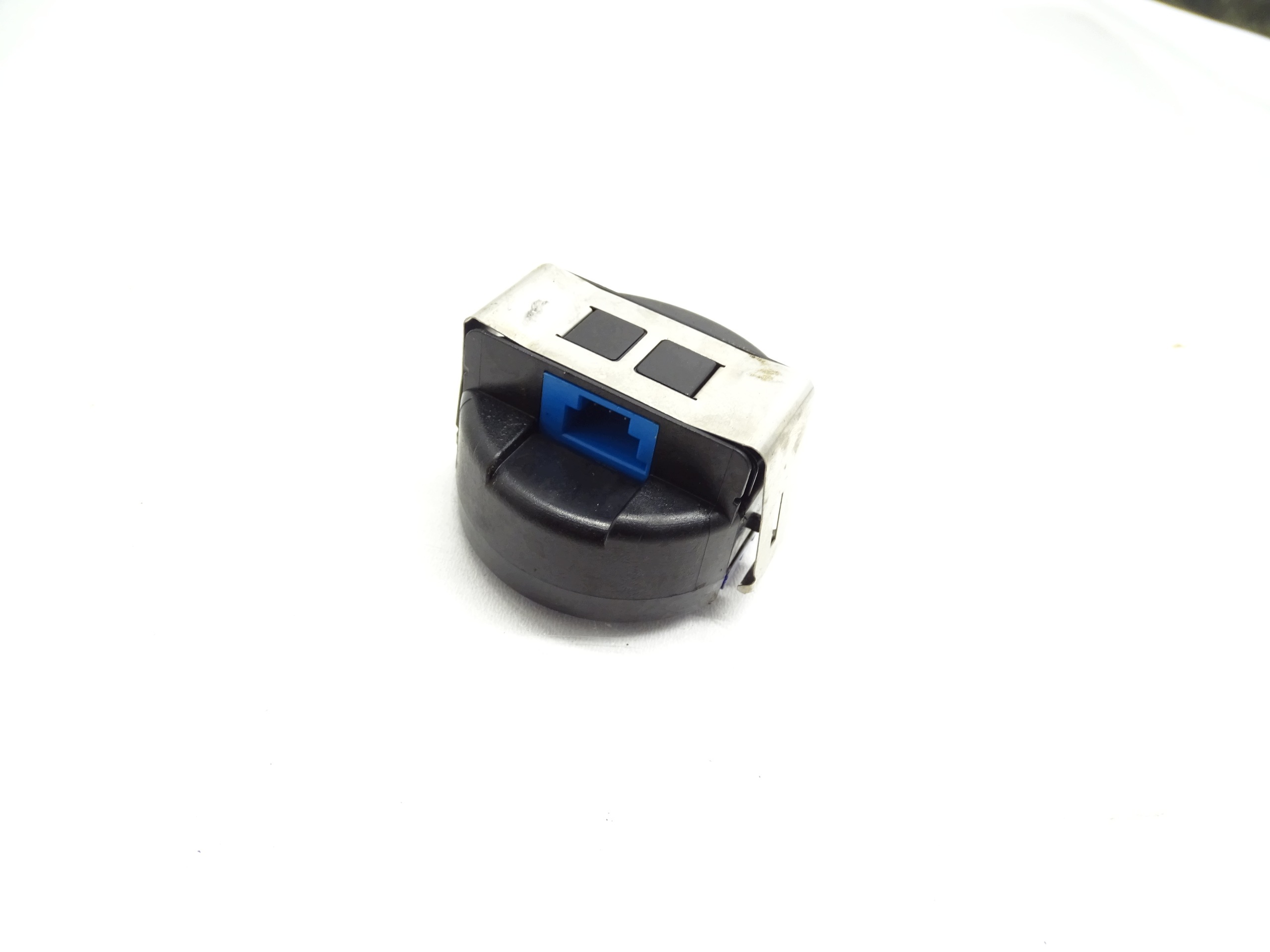 Mercedes-Benz Sadeanturi OEM A2079013700 - Käytetty
