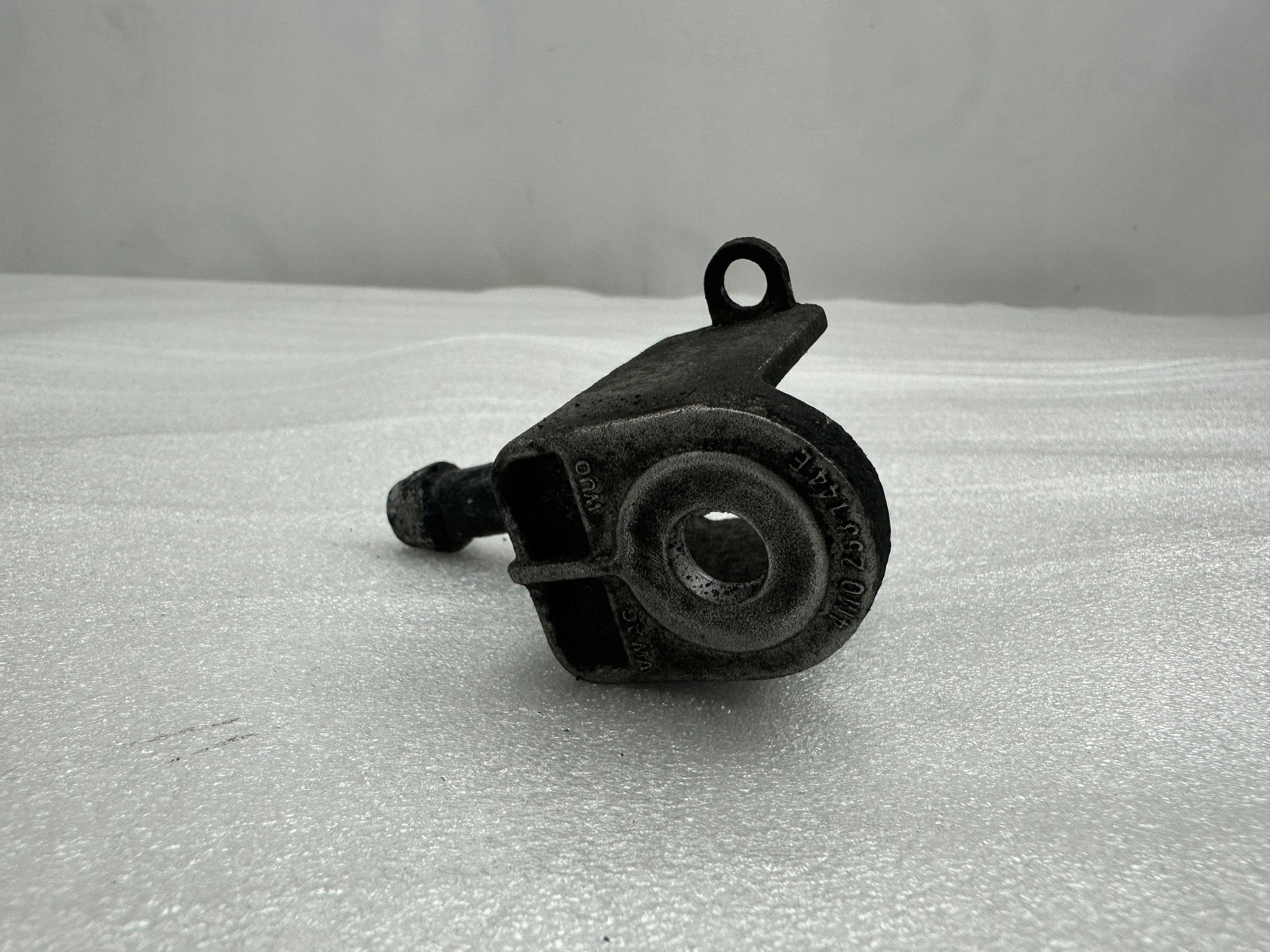 Audi OE Auspuffhalter OEM 4M0253144E - Gebraucht image 2