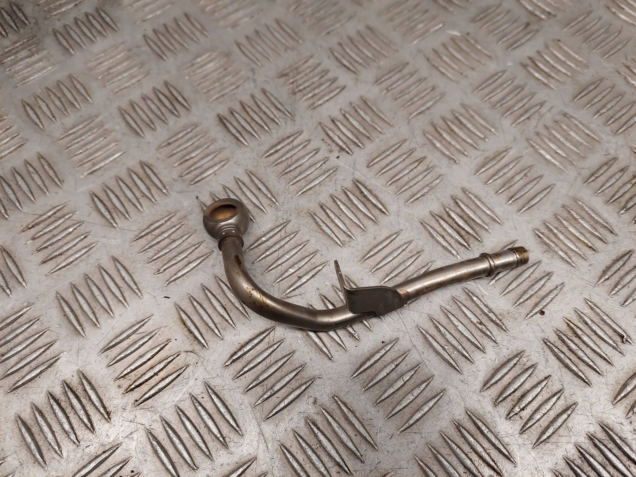 Conduto de óleo turbo BMW OEM 7577015 - Usado image 3
