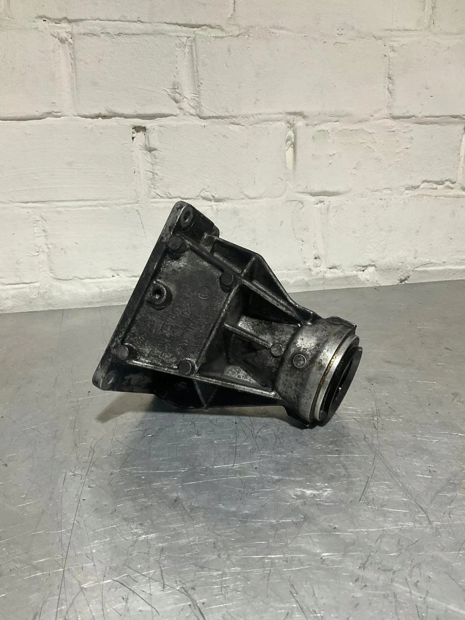 Suporte de rolamento de eixo BMW 5 F10 OEM 7578653 image 3