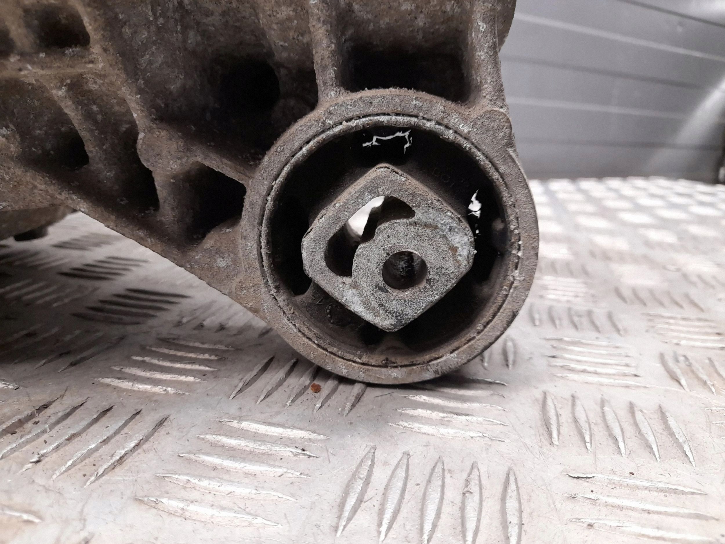 Différentiel arrière Porsche Cayenne OEM 0BN525017B image 9