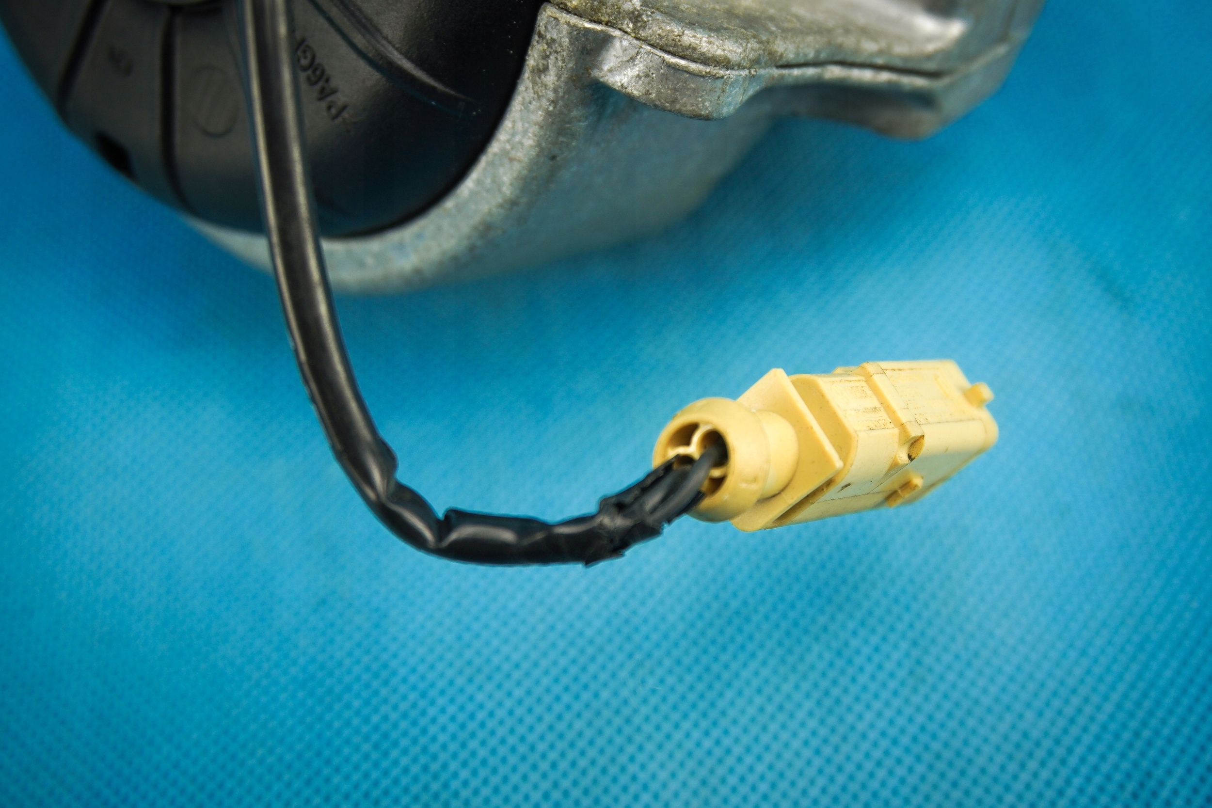 Audi OE 8R0199381AA Rolamento do motor image 4