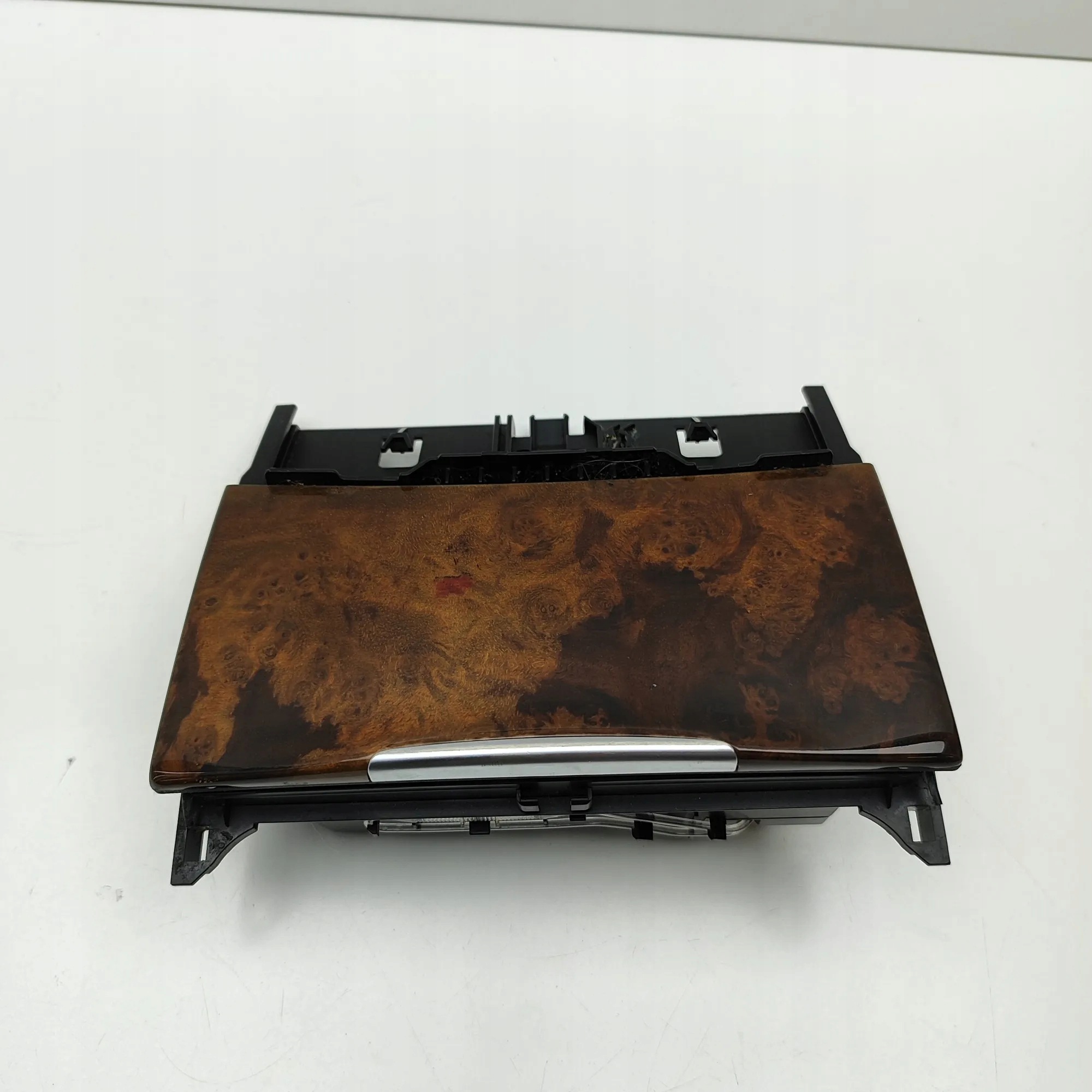 Tuhkakuppi Mercedes-Benz OEM A2186800850 - Käytetty