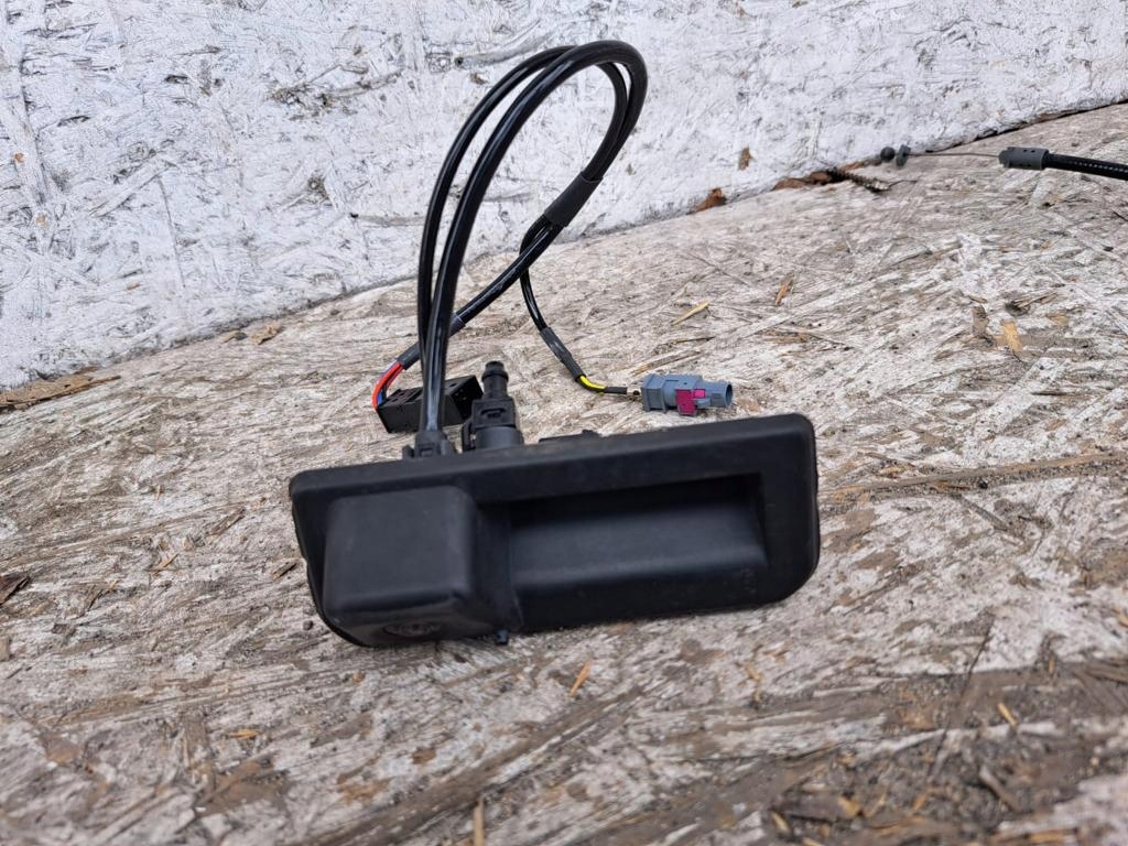 OEM 8W8827566E peräkamera Audi A6 C8:lle ja Q5:lle