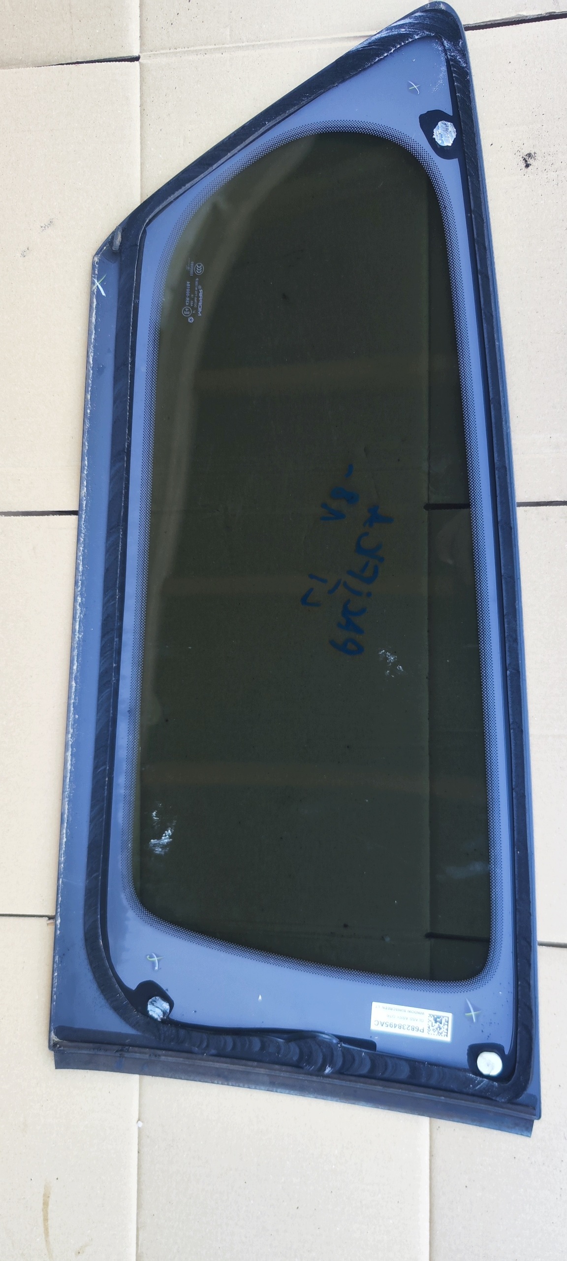 Janela traseira esquerda OEM P68238495AC Chrysler Pacifica image 3