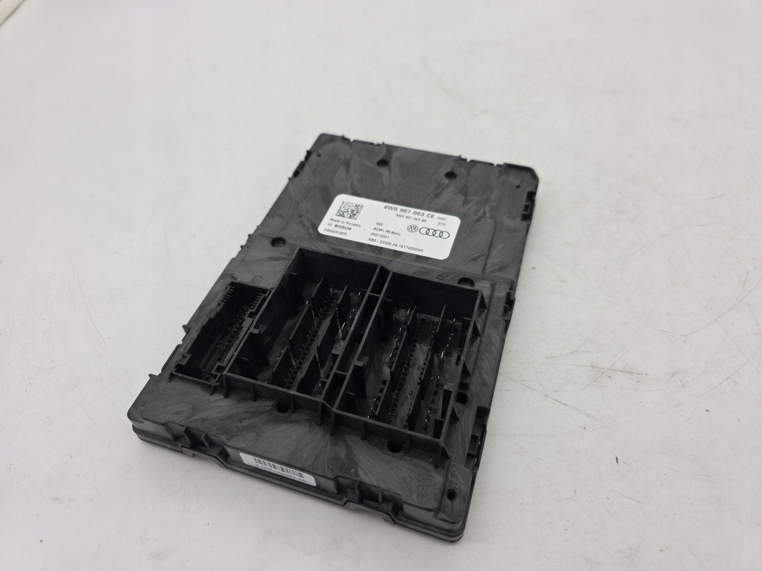 Audi Q5 II ohjausmoduuli OEM 8W0907063CE