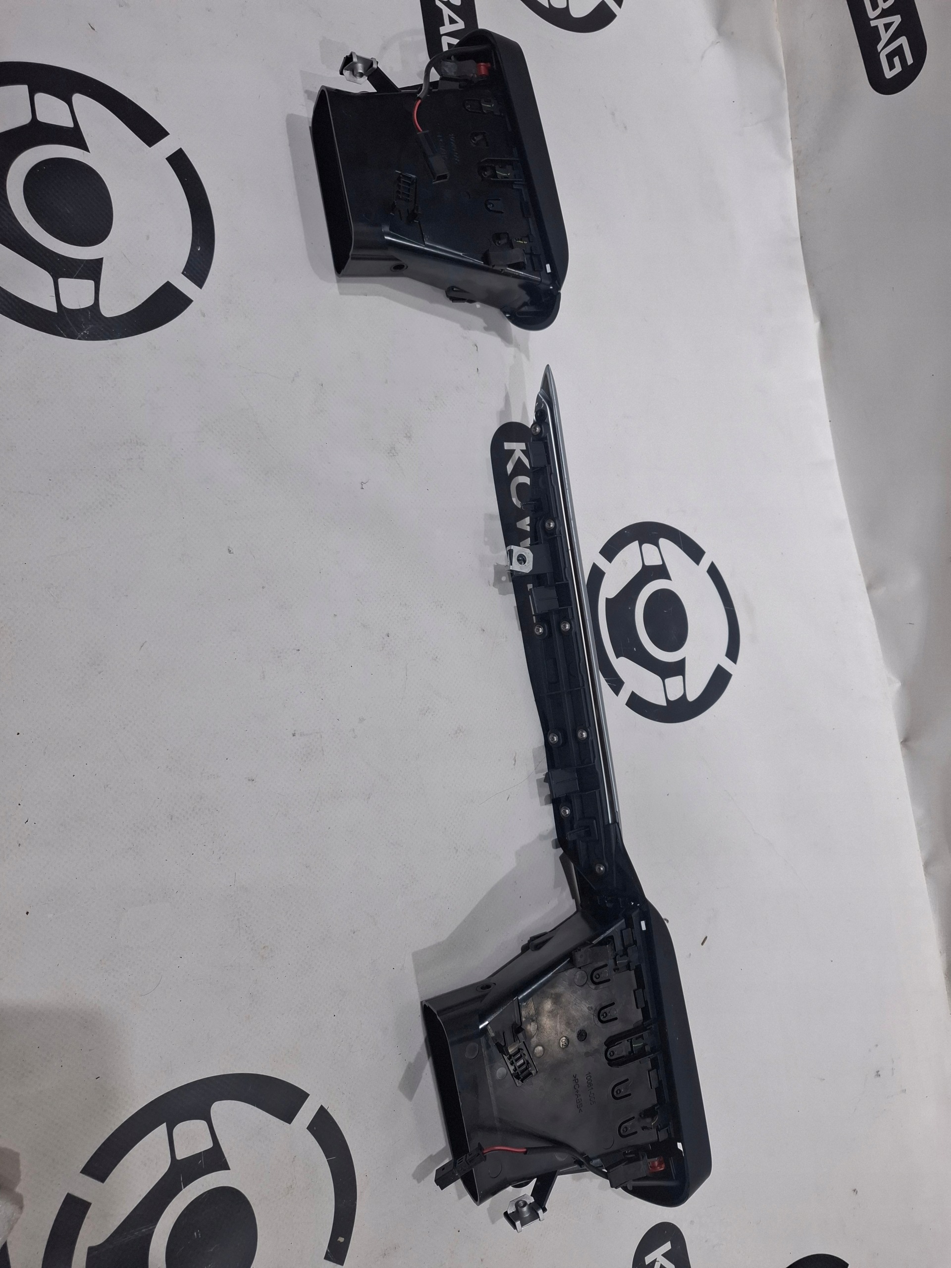 Luftdüse Maserati LEVANTE 2017 vorne rechts OEM 6700492820 image 10