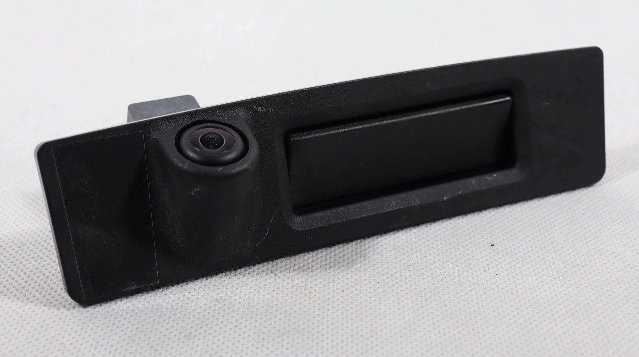 Cámara trasera OEM 1095949-00-E Tesla Model Y image 3
