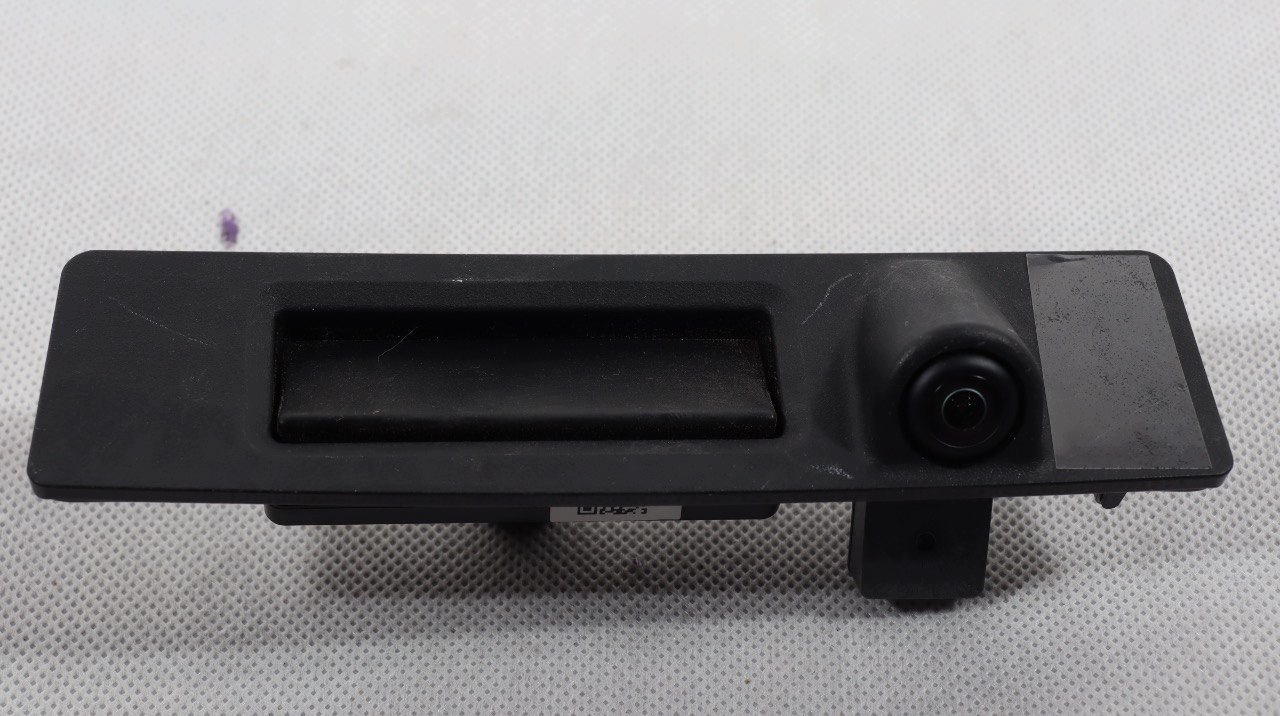 Cámara trasera OEM 1095949-00-E Tesla Model Y image 4