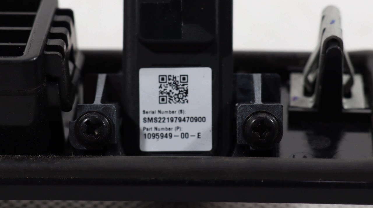 Cámara trasera OEM 1095949-00-E Tesla Model Y image 5