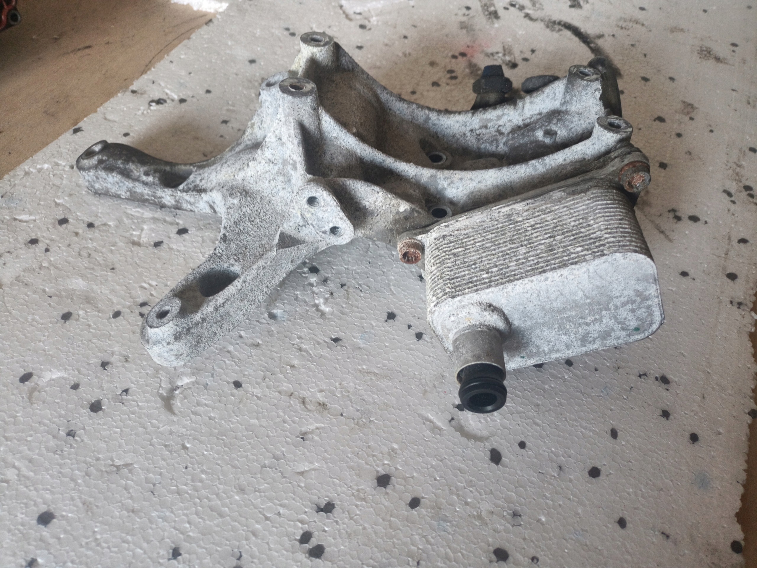 Öljynsuodinkotelo OEM 06J903143AK Audi A4/S4 B8:lle