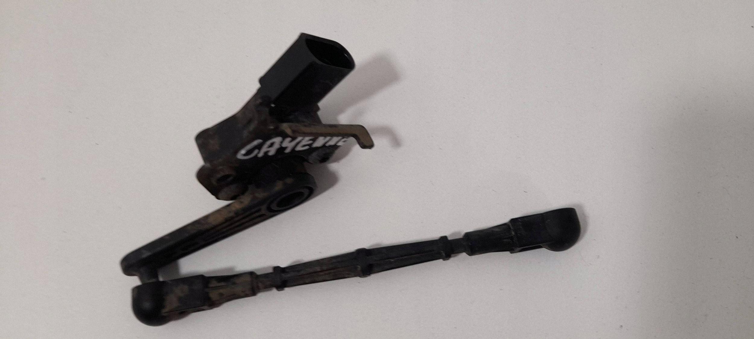 OEM 4M0807503 Vasen Taka-Ajovalotason Anturi