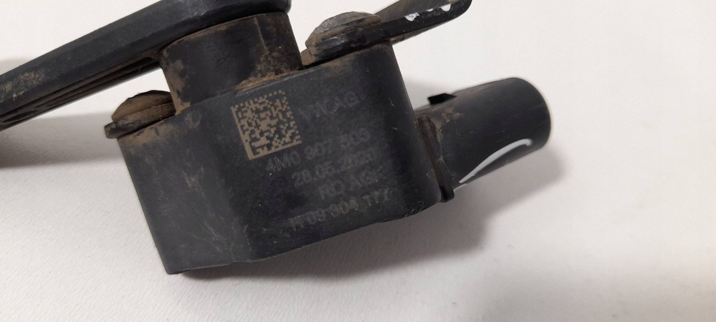 Sensor de Nivel Faro Trasero Izquierdo OEM 4M0807503 image 4