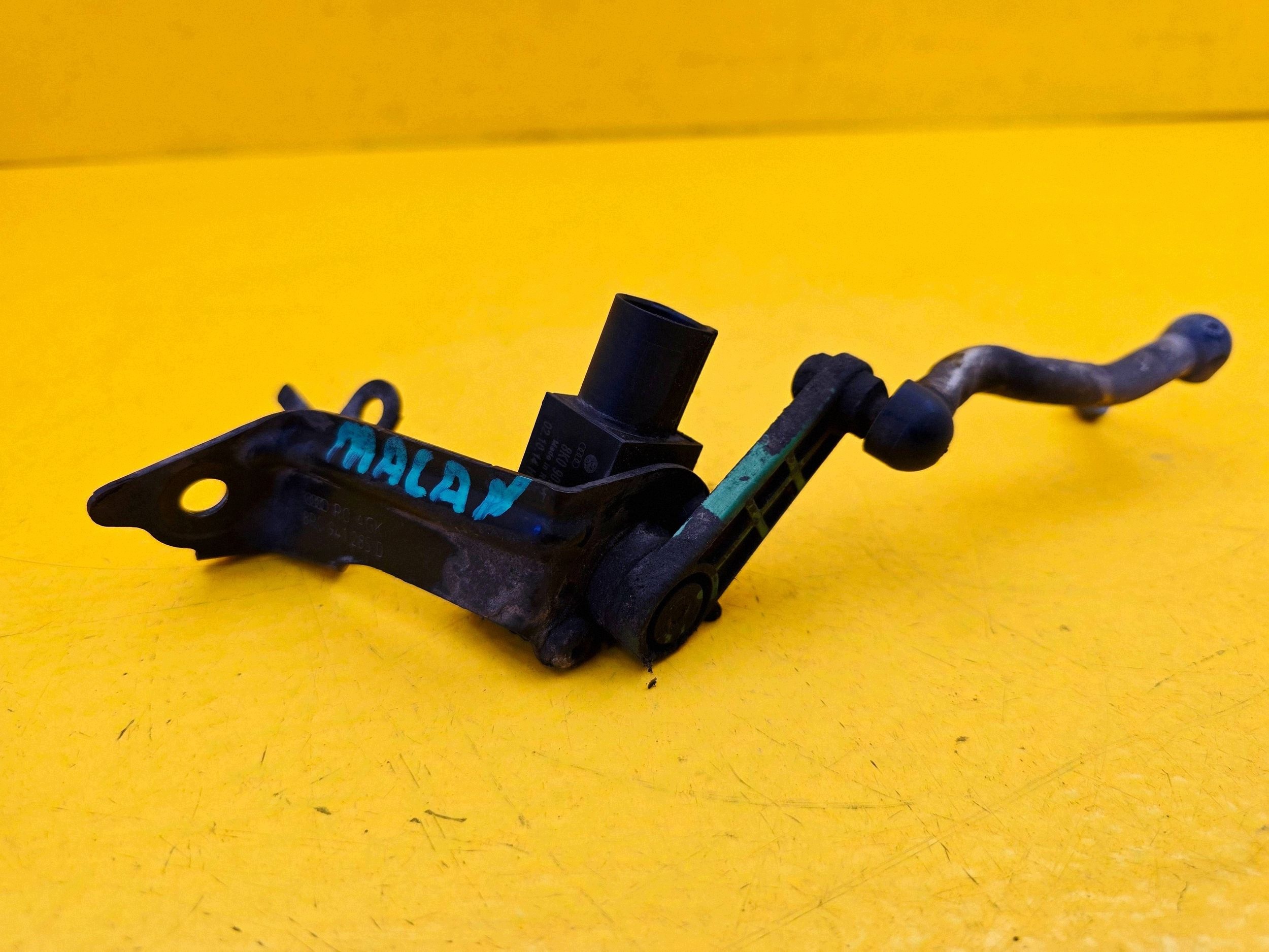 Porsche Macan Ajovalon Tasosensori OEM 8R0941285D