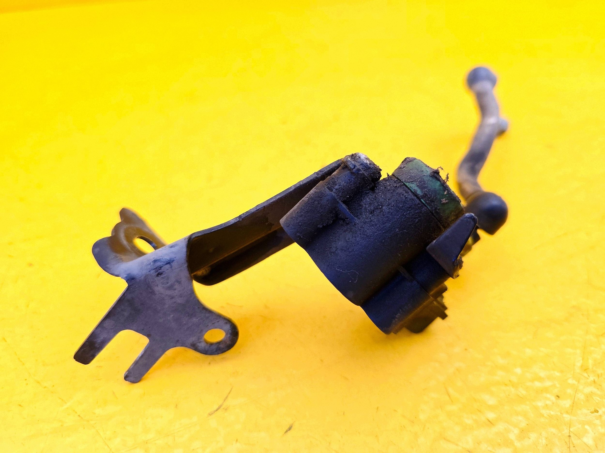 Porsche Macan Scheinwerferniveausensor OEM 8R0941285D image 3