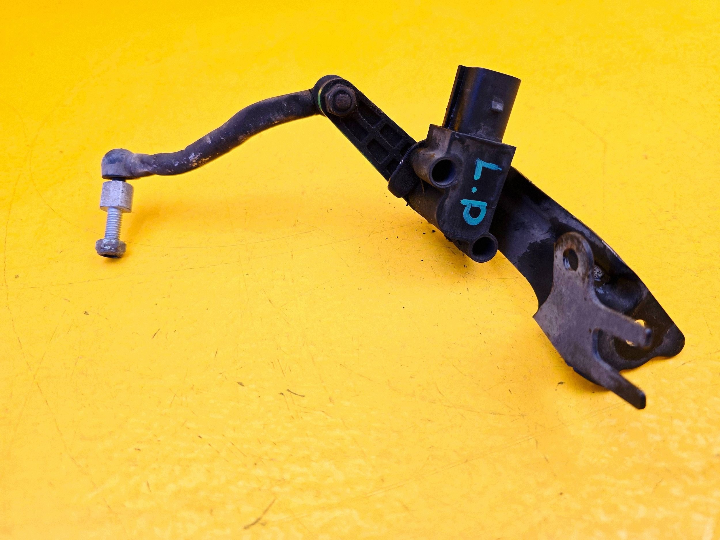 Porsche Macan Scheinwerferniveausensor OEM 8R0941285D image 4