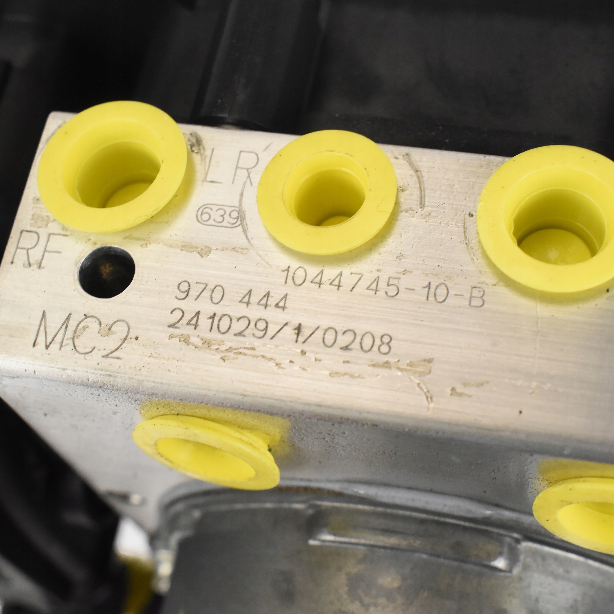 Pompe ABS OEM 1044745-10-B pour Tesla Model Y image 5