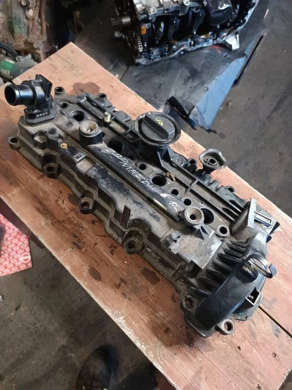 Mazda CX-5 II taka-akselituki vasen S5209 OEM