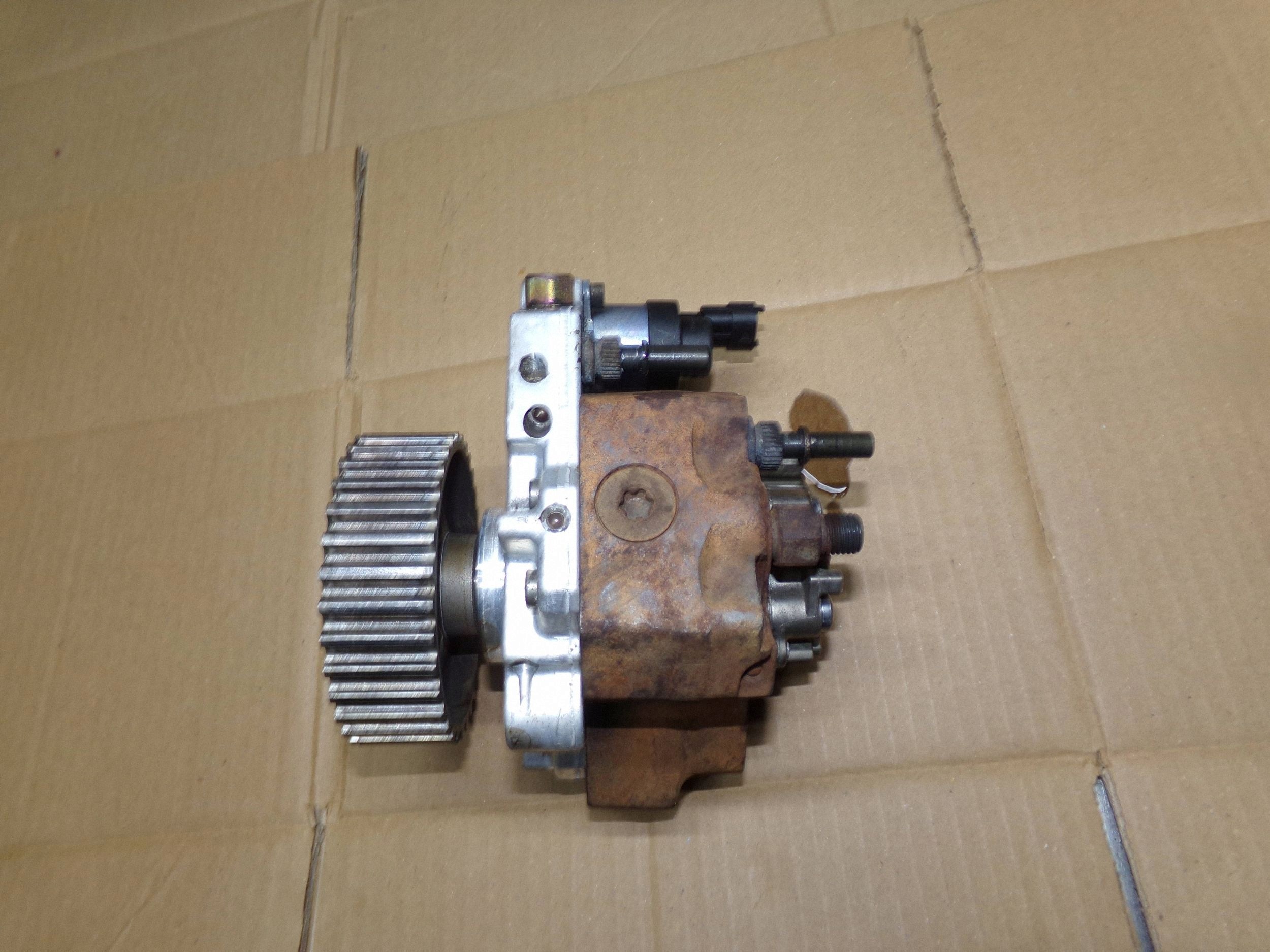 Ruiskutuspumppu OEM 0445010075 Scenic 1.9 DCI:lle