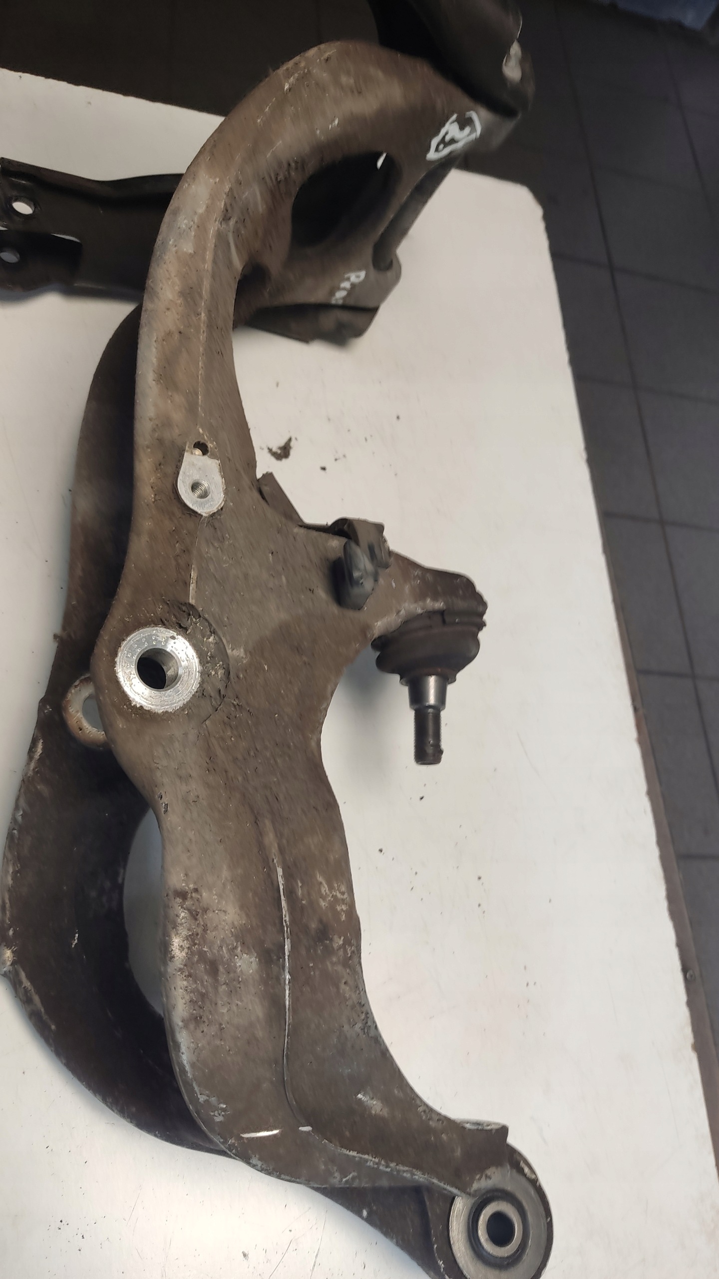 Rechter Achsschenkel OEM 365704 für Peugeot 407 image 2