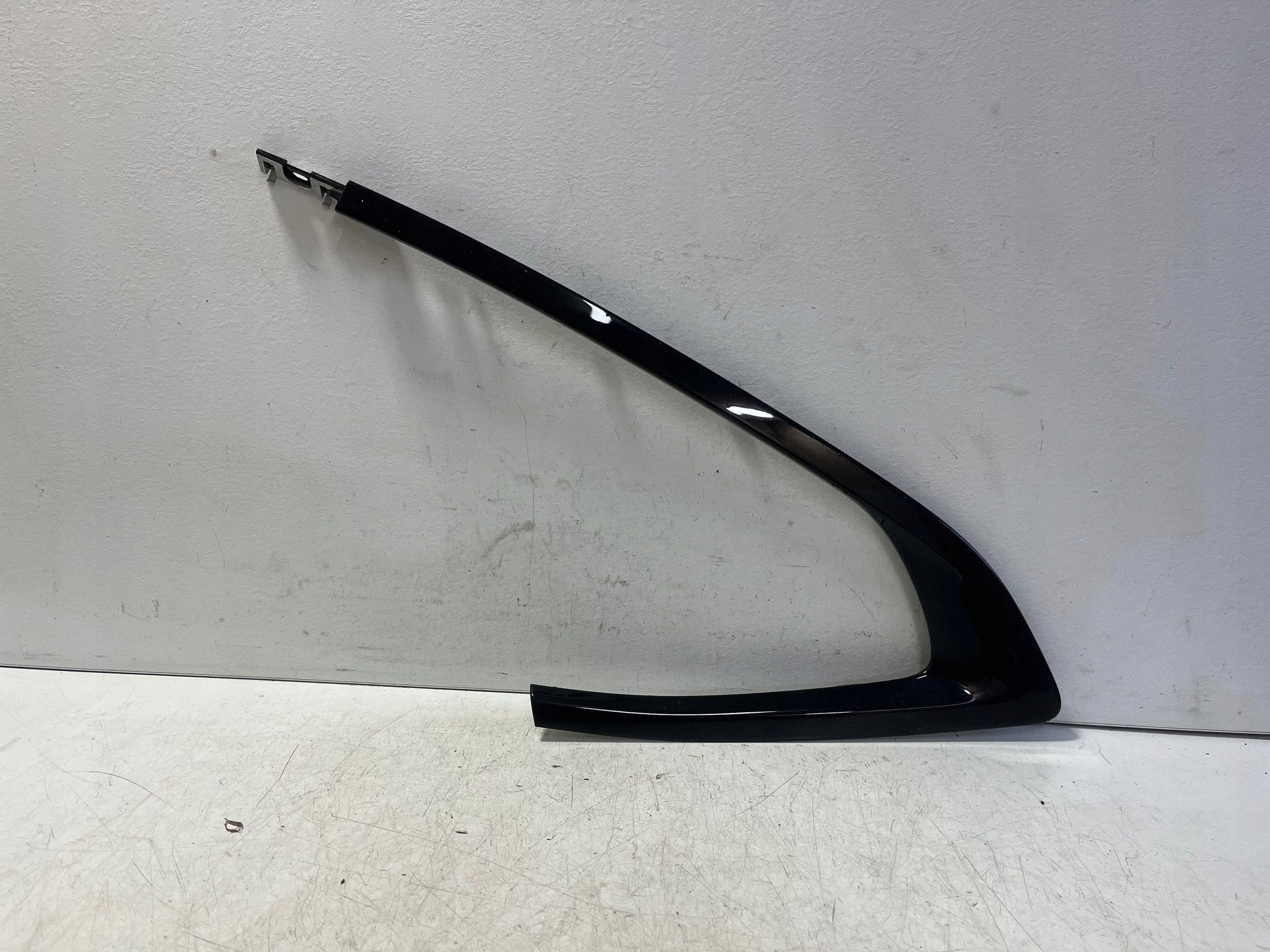 BMW i4 G26 Linker Achterdeurlijst OEM 5A5C0B3 image 2