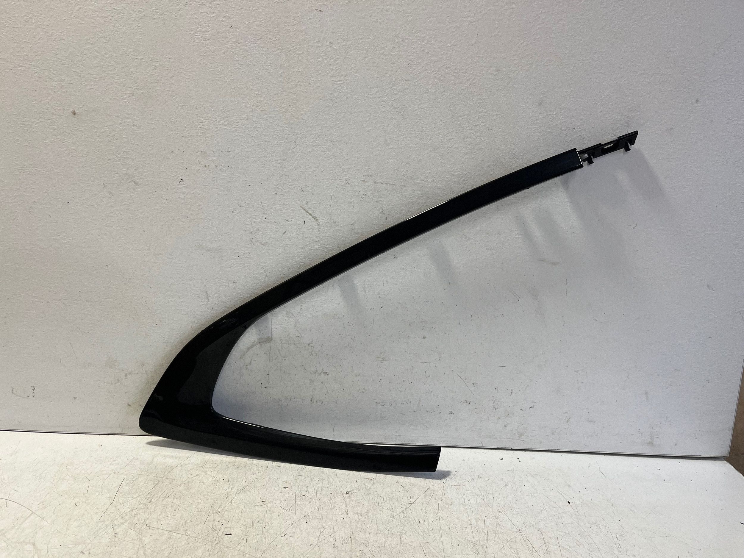 BMW i4 G26 Höger Bakdörrlist OEM 5A5C0B4 image 2