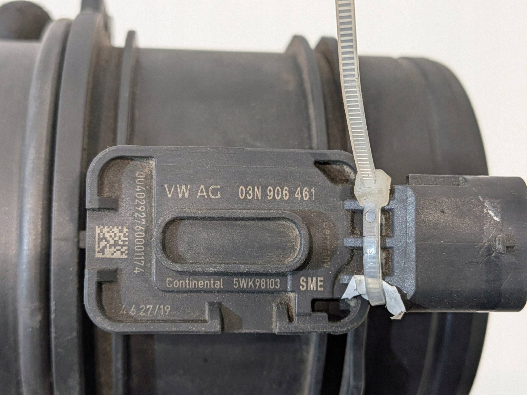 Débitmètre VW d'occasion OEM 03N906461 image 5