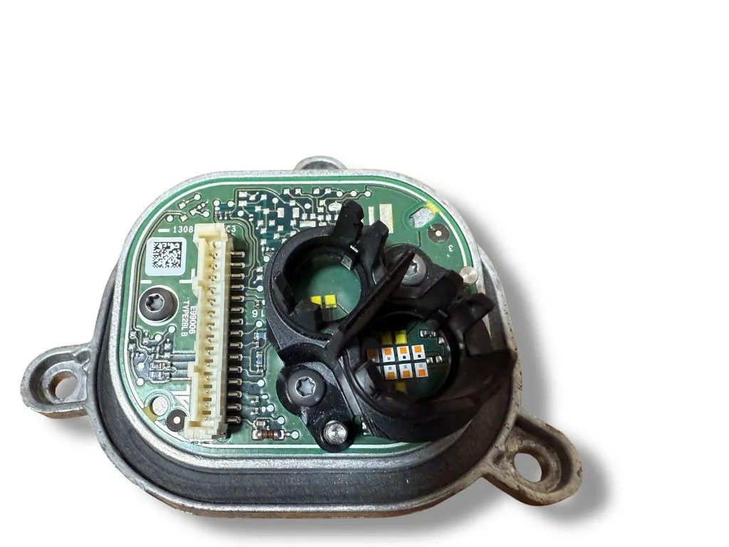 LED Headlight Module OEM 1305715396 for Audi A4 image 4