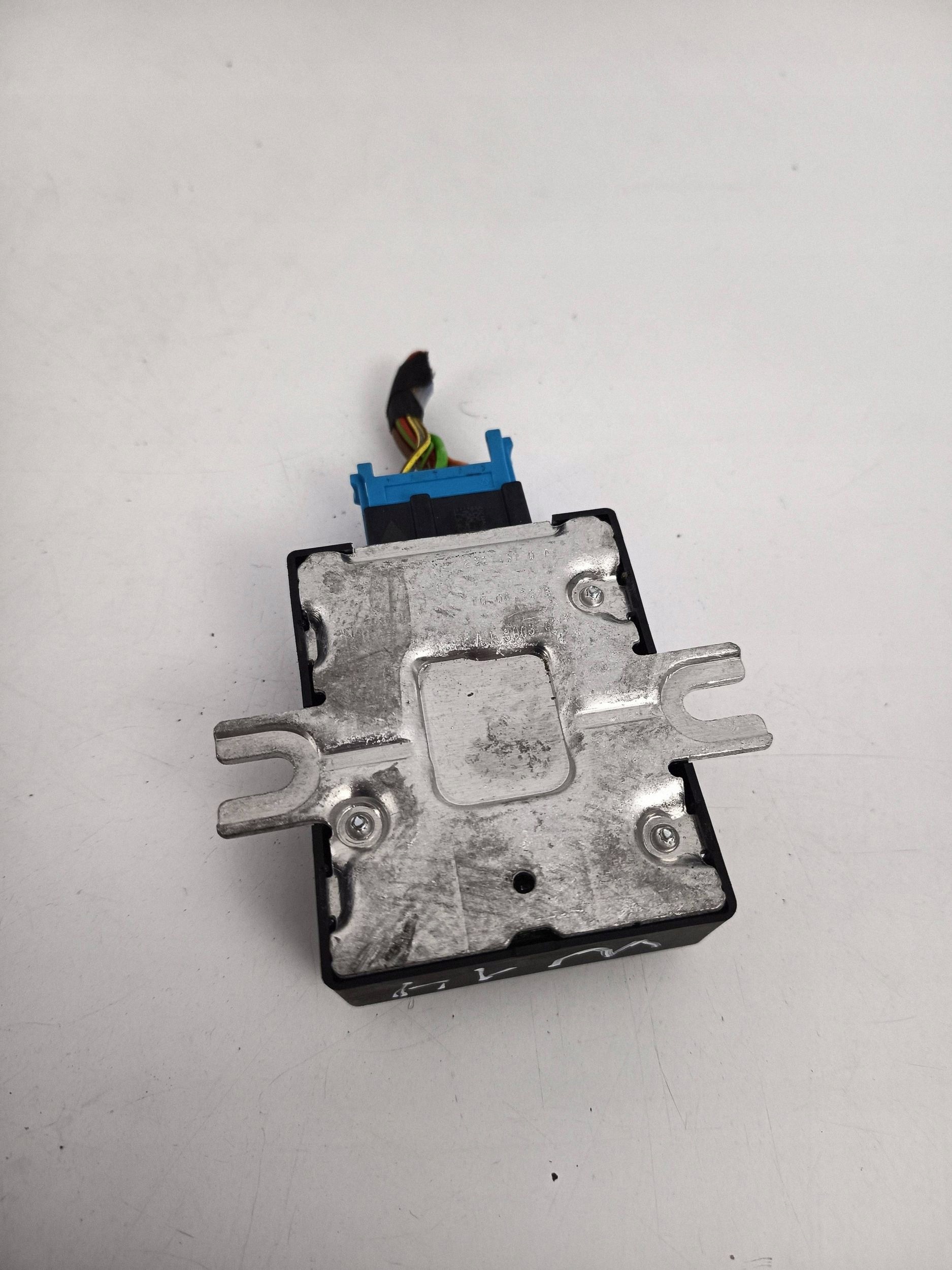 BMW Kraftstoffpumpensteuergerät OEM 7476046 - Gebraucht image 4