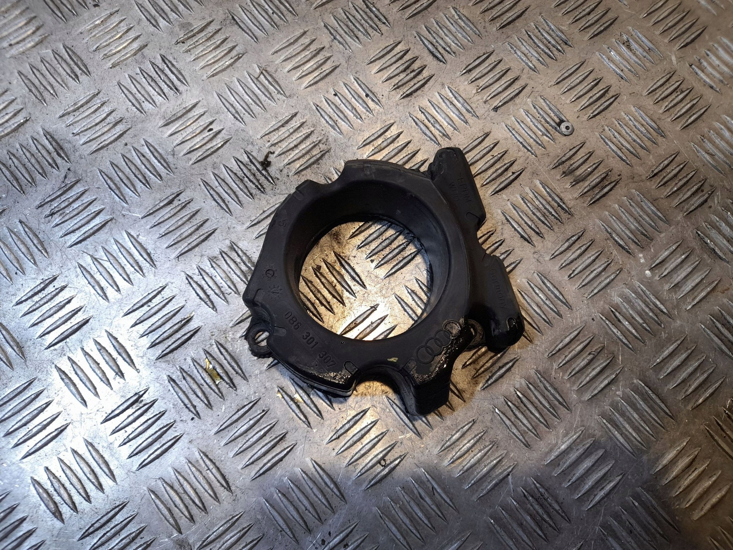 Support échappement Audi A8 S8 D4 OEM 0B6301307 image 2