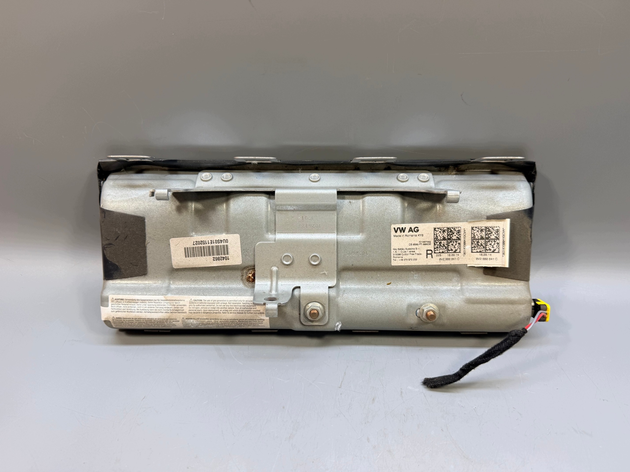 Airbag genou OEM 8V2880841C pour Audi A3 S3 8V